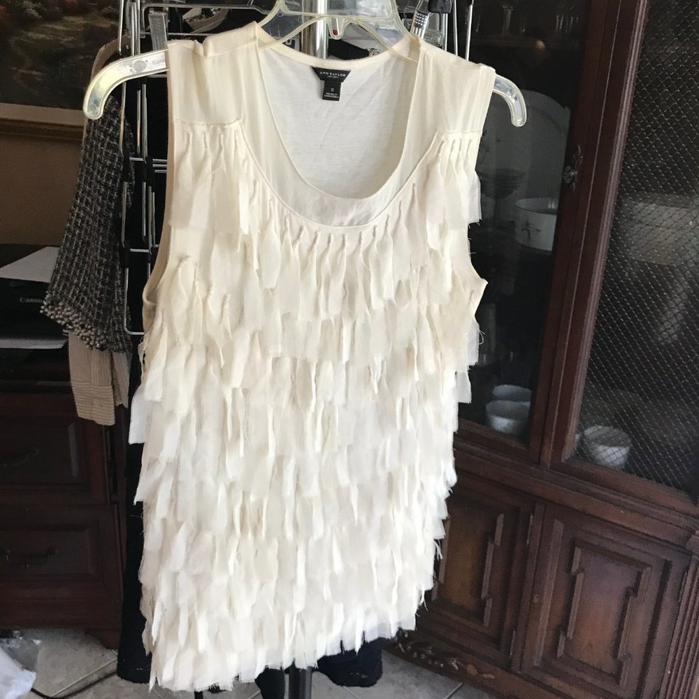 Adorable Ann Taylor Tank, Size Small